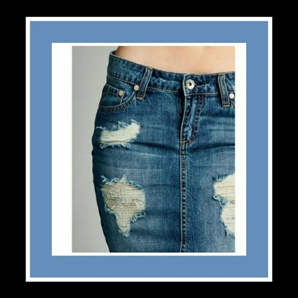 ❤ distressed denim skirt ❤ NO OFFERS - Picture 3 of 3